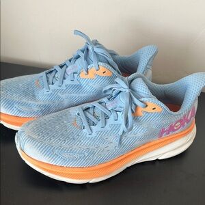 Women’s Clifton 9 Hoka Light Blue and Orange Athletic Shoes size 9.5